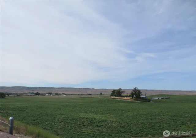 Single family home for sale at 669 Cummins Rd, Touchet, WA 99360 | MLS# NWM2527270