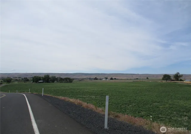 Photo 3 of Single family home for sale at 669 Cummins Rd, Touchet, WA 99360 | MLS# NWM2527270 | Listing updated on 2026-09-21