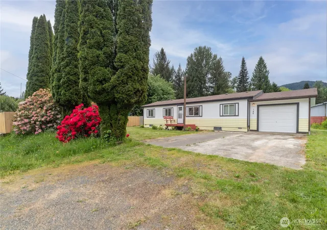 Photo 2 of Manufactured home for sale at 140 Pinto Ln, Brinnon, WA 98320 | MLS# NWM2527274 | Listing updated on 2026-09-27