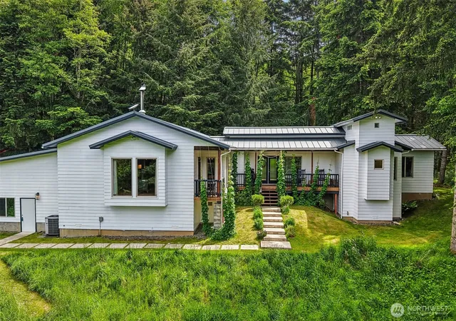 Photo 1 of Single family home for sale at 873 Mountain View Rd, Kalama, WA 98625 | MLS# NWM2527291 | Listing updated on 2026-09-21