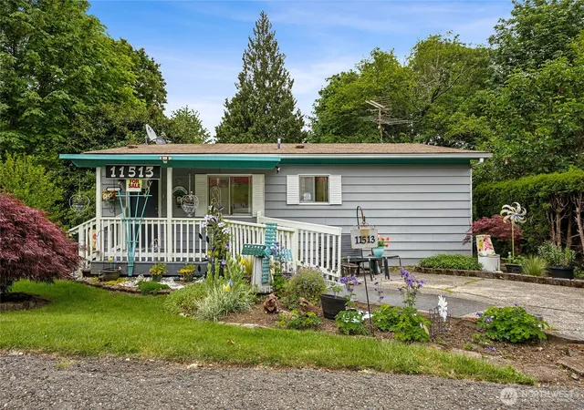 Photo 1 of Sale Pending at 11513 155th Avenue Se, Renton, WA 98059 | MLS# NWM2527300 | Listing updated on 2026-09-03