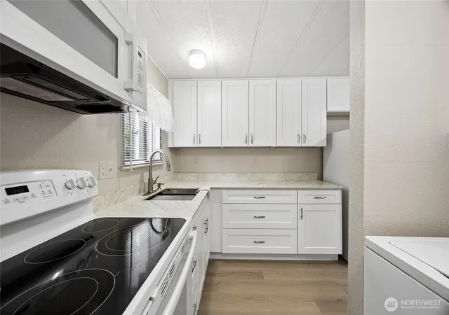 Photo 3 of Sale Pending at 11513 155th Avenue SE, Renton, WA 98059 | MLS# NWM2527300 | Listing updated on 2026-09-03