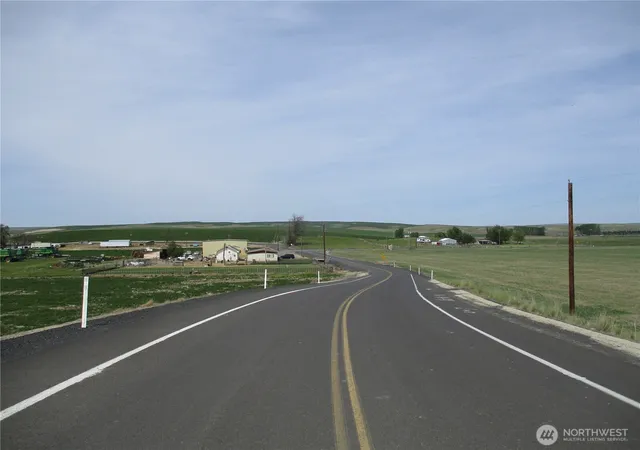 Photo 2 of Manufactured home for sale at 1351 Cummins Rd, Touchet, WA 99360 | MLS# NWM2527307 | Listing updated on 2026-09-21