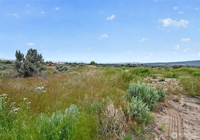 Photo 1 of Land for sale at 130 Red Tail Rd, Yakima, WA 98908 | MLS# NWM2527311 | Listing updated on 2026-09-21