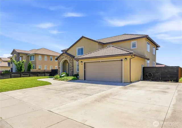 Photo 2 of Single family home for sale at 420 Over St Sw, Quincy, WA 98848 | MLS# NWM2527336 | Listing updated on 2026-09-21