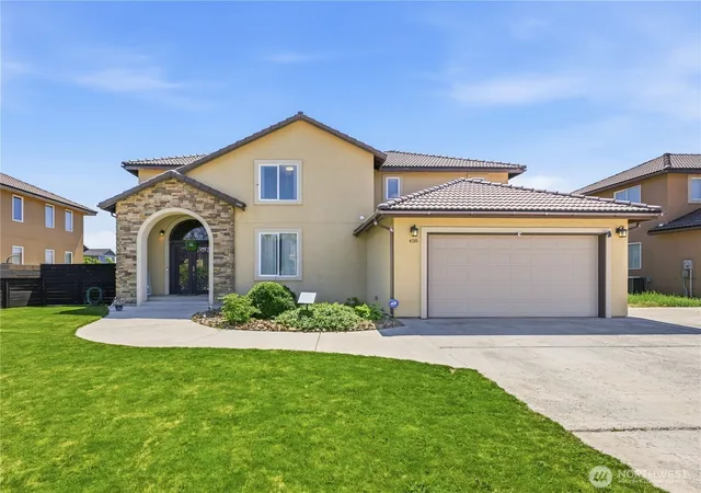 Photo 3 of Single family home for sale at 420 Over St Sw, Quincy, WA 98848 | MLS# NWM2527336 | Listing updated on 2026-09-21