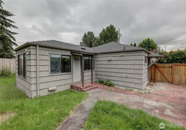Photo 1 of Single family home for sale at 4609 S Thompson Ave, Tacoma, WA 98408 | MLS# NWM2527375 | Listing updated on 2026-09-21