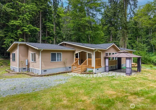 Photo 2 of Manufactured home for sale at 2579 Green Acres Ln, Oak Harbor, WA 98277 | MLS# NWM2527385 | Listing updated on 2026-09-23