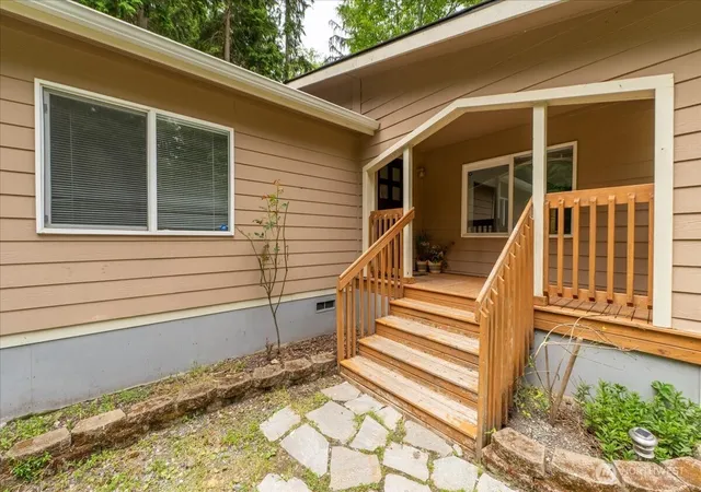 Photo 3 of Manufactured home for sale at 2579 Green Acres Ln, Oak Harbor, WA 98277 | MLS# NWM2527385 | Listing updated on 2026-09-23