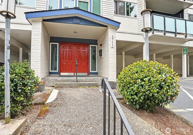 Photo 2 of Condo for sale at 3711 26th Place W #306, Seattle, WA 98199 | MLS# NWM2527481 | Listing updated on 2026-09-21