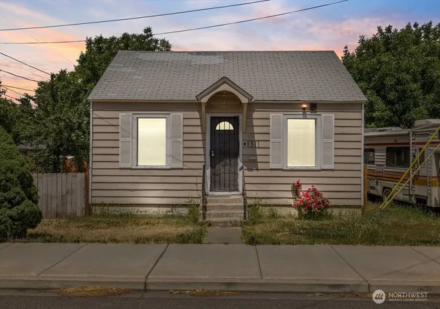 Single family home for sale at 1311 W Mead Ave, Yakima, WA 98902 | MLS# NWM2527504
