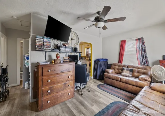 Photo 3 of Single family home for sale at 1311 W Mead Ave, Yakima, WA 98902 | MLS# NWM2527504 | Listing updated on 2026-09-21