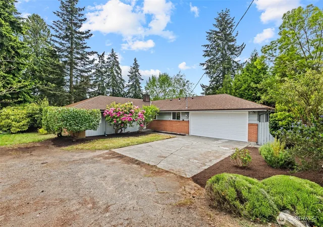 Photo 1 of Single family home for sale at 2157 N 122nd Street, Seattle, WA 98133 | MLS# NWM2527529 | Listing updated on 2026-09-21