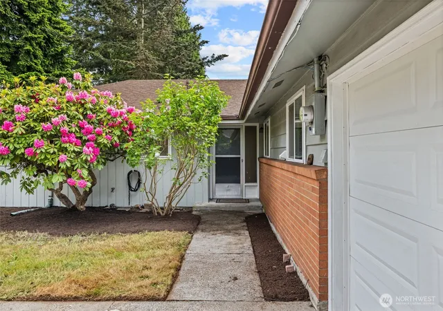 Photo 3 of Single family home for sale at 2157 N 122nd Street, Seattle, WA 98133 | MLS# NWM2527529 | Listing updated on 2026-09-21