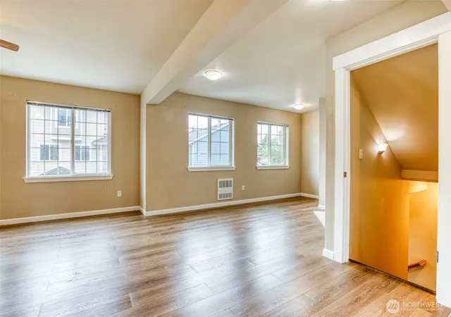 Photo 4 of Townhouse for sale at 1727 98th Place SW, Everett, WA 98204 | MLS# NWM2527534 | Listing updated on 2026-09-28