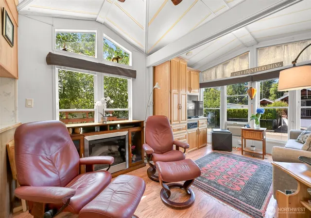 Photo 3 of Manufactured home for sale at 5001 Bay Rd #D134, Blaine, WA 98230 | MLS# NWM2527538 | Listing updated on 2026-09-21