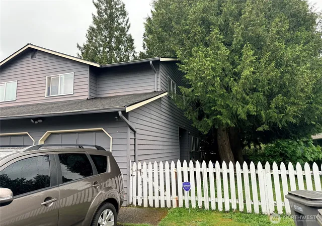 Photo 3 of Multi family home for sale at 11707 Center Rd, Everett, WA 98204 | MLS# NWM2527549 | Listing updated on 2026-09-21