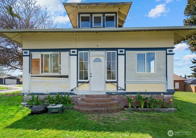 Photo 2 of Multi family home for sale at 3732 Rockefeller Ave, Everett, WA 98201 | MLS# NWM2527561 | Listing updated on 2026-09-21