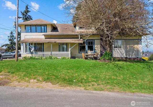 Photo 4 of Multi family home for sale at 3732 Rockefeller Ave, Everett, WA 98201 | MLS# NWM2527561 | Listing updated on 2026-09-21