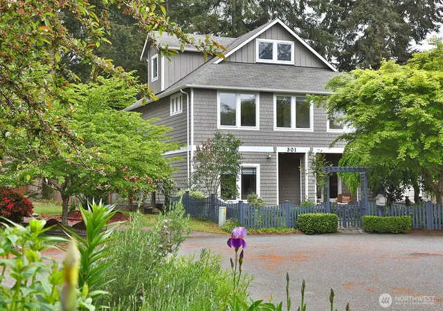 Single family home for sale at 301 Noblecliff Pl, Langley, WA 98260 | MLS# NWM2527571