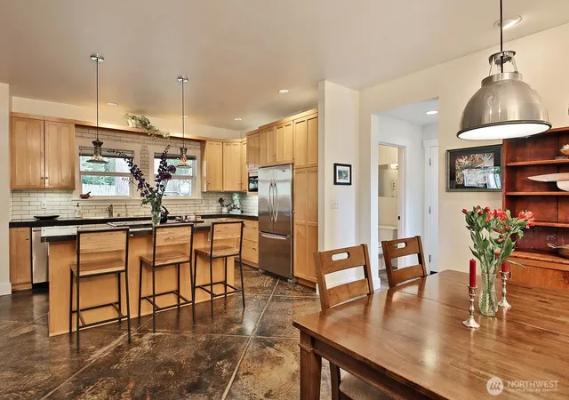 Photo 4 of Single family home for sale at 301 Noblecliff Pl, Langley, WA 98260 | MLS# NWM2527571 | Listing updated on 2026-09-19