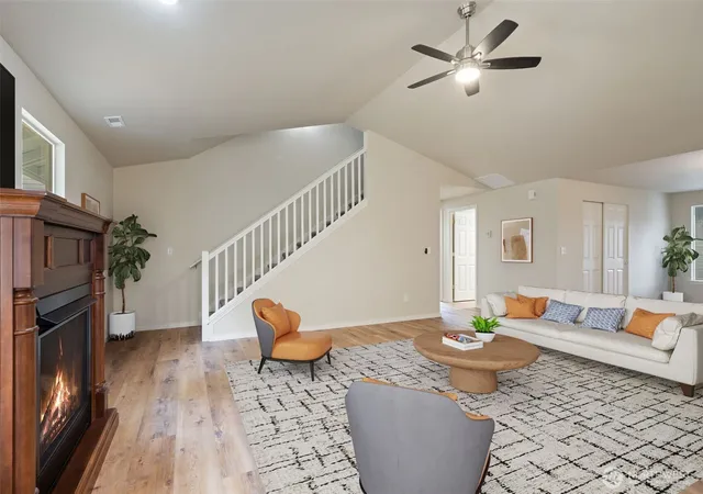 Photo 4 of Single family home for sale at 101 Vista View Ct, Shelton, WA 98584 | MLS# NWM2527660 | Listing updated on 2026-10-01