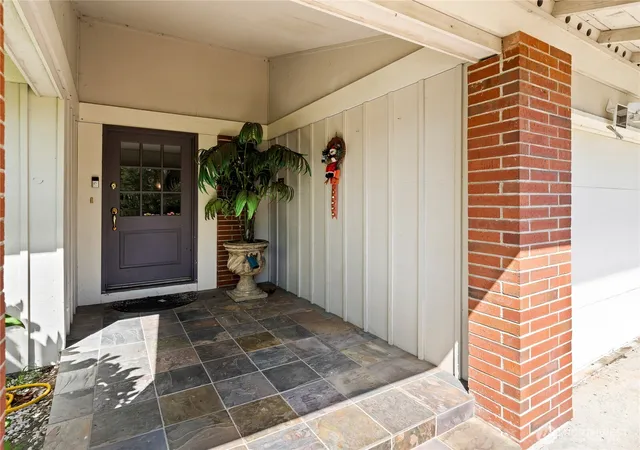 Photo 3 of Single family home for sale at 32416 29th Avenue Sw, Federal Way, WA 98023 | MLS# NWM2527688 | Listing updated on 2026-09-29