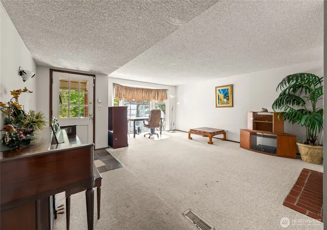 Photo 4 of Single family home for sale at 32416 29th Avenue SW, Federal Way, WA 98023 | MLS# NWM2527688 | Listing updated on 2026-09-29