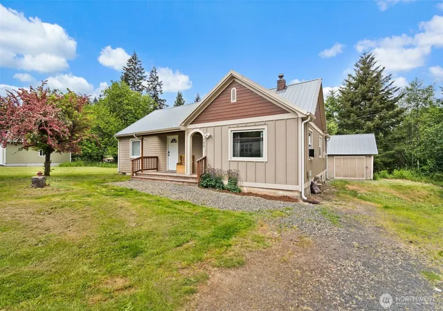 Photo 2 of Single family home for sale at 702 King Rd, Winlock, WA 98596 | MLS# NWM2527703 | Listing updated on 2026-09-23