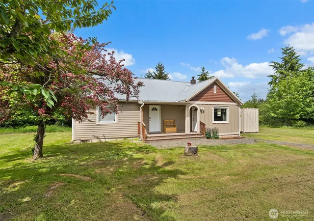 Photo 3 of Single family home for sale at 702 King Rd, Winlock, WA 98596 | MLS# NWM2527703 | Listing updated on 2026-09-23