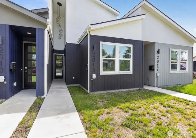 Photo 1 of Single family home for sale at 2015 W Nora St Ave, Spokane, WA 99205 | MLS# NWM2527723 | Listing updated on 2026-09-21