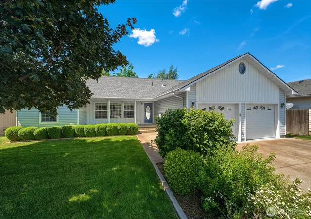Photo 1 of Single family home for sale at 22 Parkwood Cir, Walla Walla, WA 99362 | MLS# NWM2527755 | Listing updated on 2026-09-23