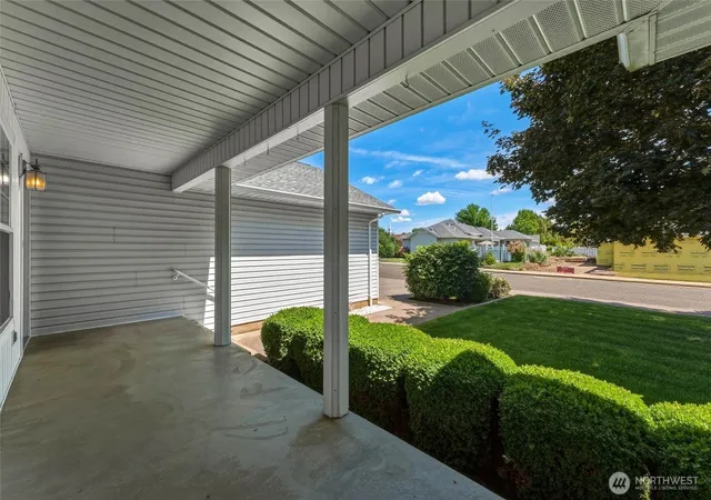Photo 2 of Single family home for sale at 22 Parkwood Cir, Walla Walla, WA 99362 | MLS# NWM2527755 | Listing updated on 2026-09-23