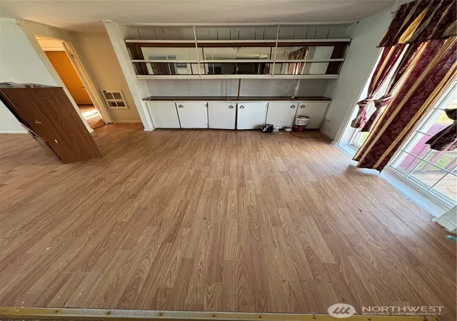 Photo 3 of Manufactured home for sale at 2022 W Broadway Ave #1c, Moses Lake, WA 98837 | MLS# NWM2527813 | Listing updated on 2026-09-26