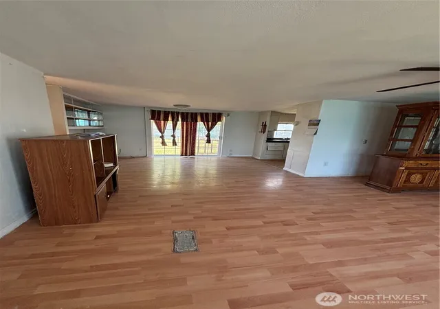 Photo 3 of Manufactured home for sale at 2022 W Broadway Ave #1c, Moses Lake, WA 98837 | MLS# NWM2527813 | Listing updated on 2026-09-26