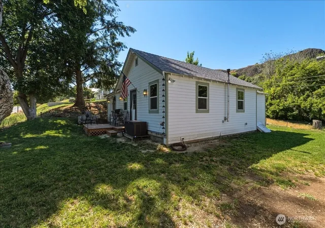 Photo 1 of Single family home for sale at 458 Partello Park, Grand Coulee, WA 99133 | MLS# NWM2527830 | Listing updated on 2026-09-21