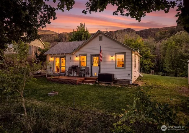 Photo 2 of Single family home for sale at 458 Partello Park, Grand Coulee, WA 99133 | MLS# NWM2527830 | Listing updated on 2026-09-21