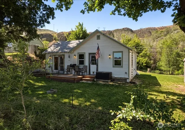 Photo 3 of Single family home for sale at 458 Partello Park, Grand Coulee, WA 99133 | MLS# NWM2527830 | Listing updated on 2026-09-21