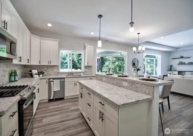 Photo 3 of Single family home for sale at 800 Barbara Ln, Centralia, WA 98531 | MLS# NWM2527835 | Listing updated on 2026-09-29