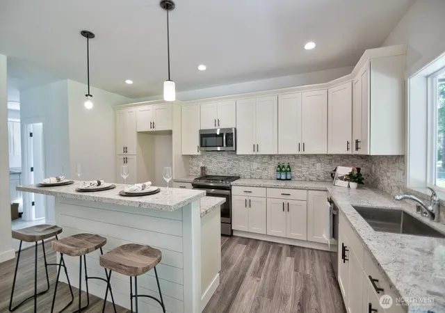 Photo 4 of Single family home for sale at 800 Barbara Ln, Centralia, WA 98531 | MLS# NWM2527835 | Listing updated on 2026-09-29