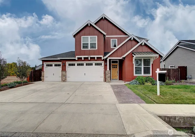Single family home for sale at 1919 SE 25th Way, Battle Ground, WA 98604 | MLS# NWM2527838
