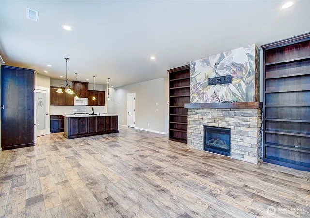Photo 3 of Single family home for sale at 1919 Se 25th Way, Battle Ground, WA 98604 | MLS# NWM2527838 | Listing updated on 2026-09-25