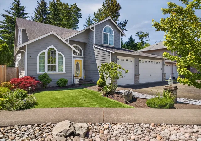 Photo 2 of Single family home for sale at 20511 Se 261st Place, Covington, WA 98042 | MLS# NWM2527848 | Listing updated on 2026-09-21