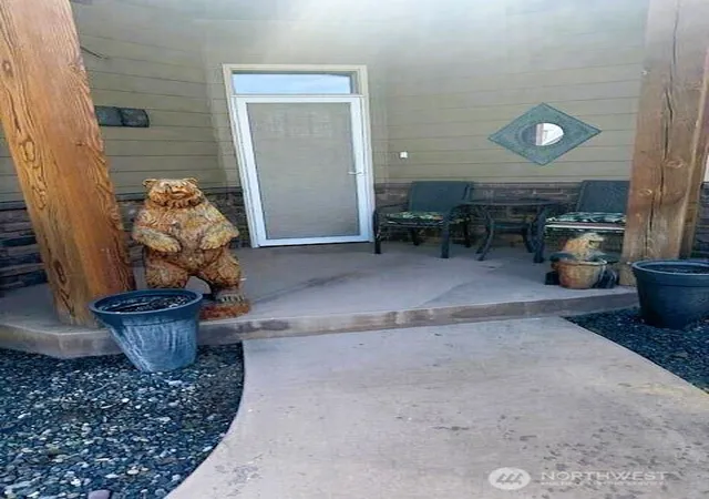 Photo 4 of Single family home for sale at 8170 Desert Sage Ct SE, Othello, WA 99344 | MLS# NWM2527871 | Listing updated on 2026-09-21