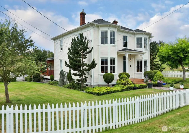 Photo 1 of Single family home for sale at 501 Ne 9th Street, Coupeville, WA 98239 | MLS# NWM2528039 | Listing updated on 2026-09-27