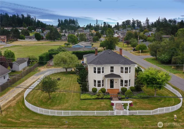 Photo 3 of Single family home for sale at 501 Ne 9th Street, Coupeville, WA 98239 | MLS# NWM2528039 | Listing updated on 2026-09-27