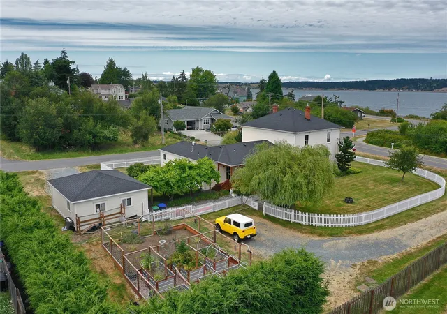 Photo 4 of Single family home for sale at 501 NE 9th Street, Coupeville, WA 98239 | MLS# NWM2528039 | Listing updated on 2026-09-27