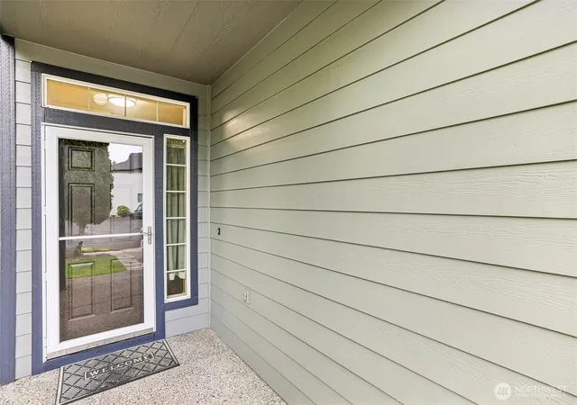 Photo 3 of Single family home for sale at 4304 NE 57th Place, Vancouver, WA 98661 | MLS# NWM2528052 | Listing updated on 2026-09-21
