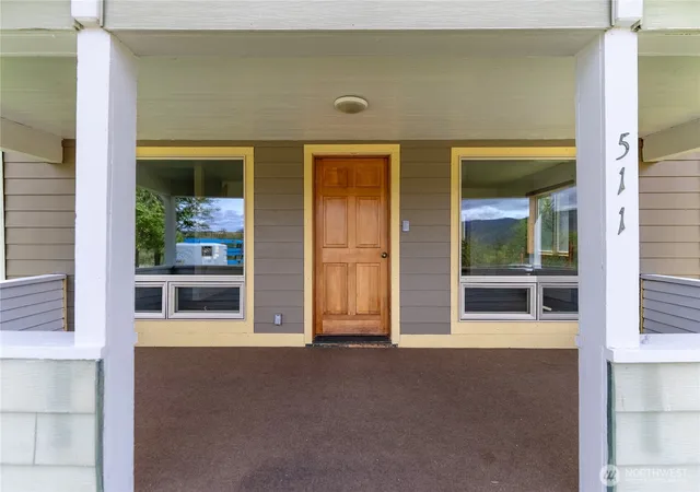 Photo 2 of Single family home for sale at 511 Bluff St, Winthrop, WA 98862 | MLS# NWM2528059 | Listing updated on 2026-09-21