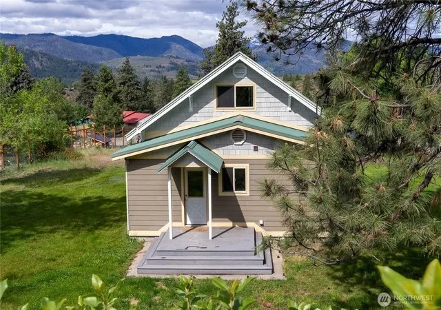 Photo 3 of Single family home for sale at 511 Bluff St, Winthrop, WA 98862 | MLS# NWM2528059 | Listing updated on 2026-09-21